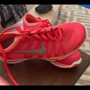 Nike women running shoes